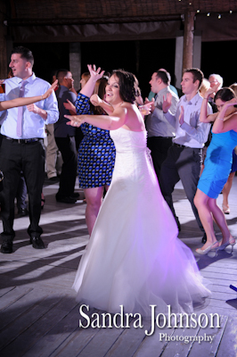Best Lakeside wedding at Paradise Cove in Orlando, Florida - Wedding photographer - Sandra Johnson (SJFoto.com)